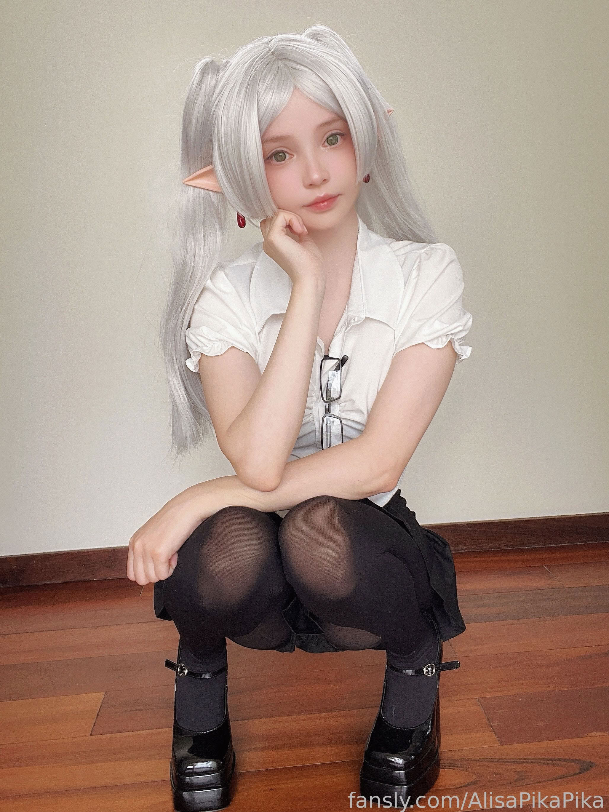 Đọc truyện hentai Tuyển tập Albums siêu phẩm Cosplay - Chap 1275 - Rocksy Light - OL Frieren