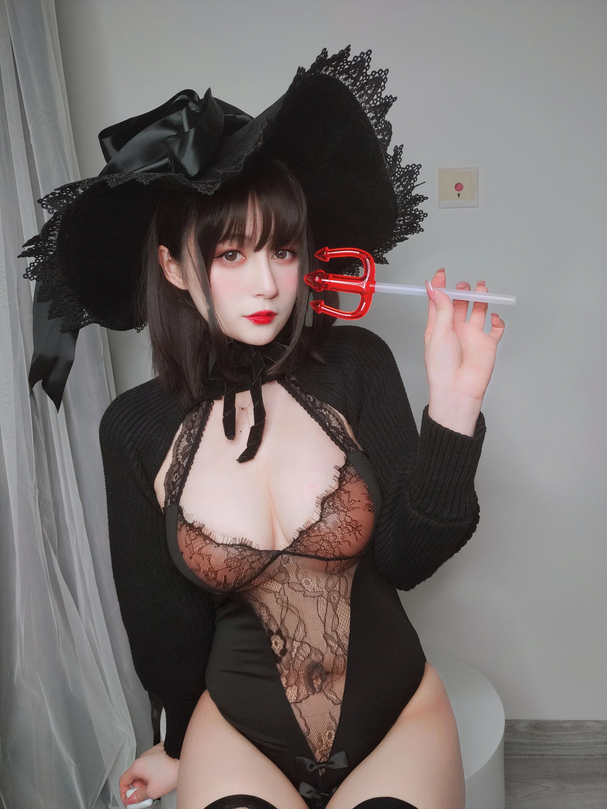 Đọc truyện hentai Tuyển tập Albums siêu phẩm Cosplay - Chap 68 - Phù thủy Cheshire
