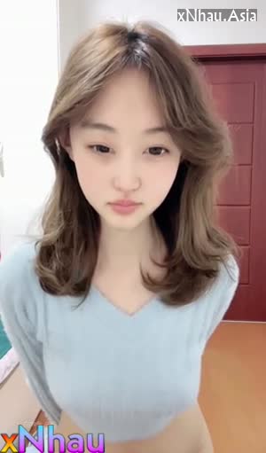 Gái Trẻ Livestream Nhảy Lắc Đít Kết Hợp Móc Bướm (Gái Trẻ Livestream Nhảy Lắc Đít Kết Hợp Móc Bướm) []