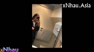 Tiếp viên hàng không trong wc máy bay (Tiếp viên hàng không trong wc máy bay) [26]