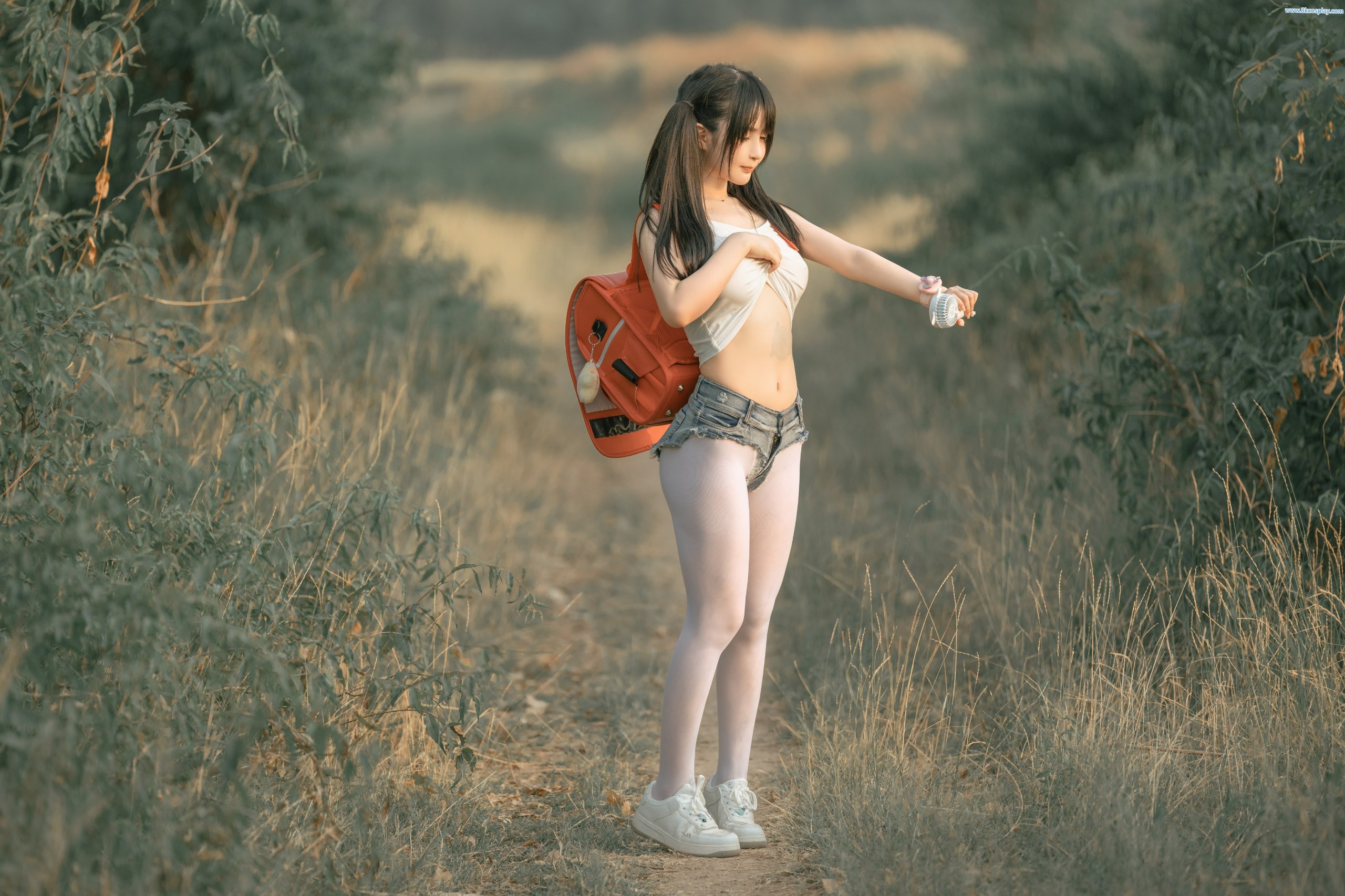 Đọc truyện hentai Tuyển tập Albums siêu phẩm Cosplay - Chap 604 - [Sakurai Ningning] Little red envelope