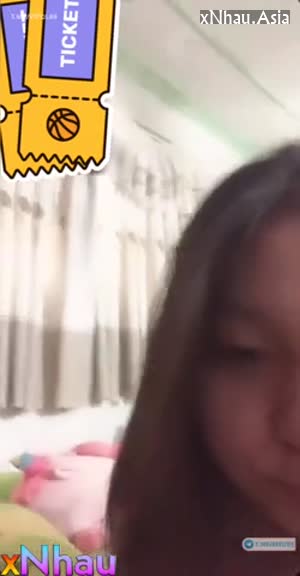 Call video với e Khánh Linh dễ thương,em show vú cực cute cho a xem (Call video với e Khánh Linh dễ thương,em show vú cực cute cho a xem) [26]