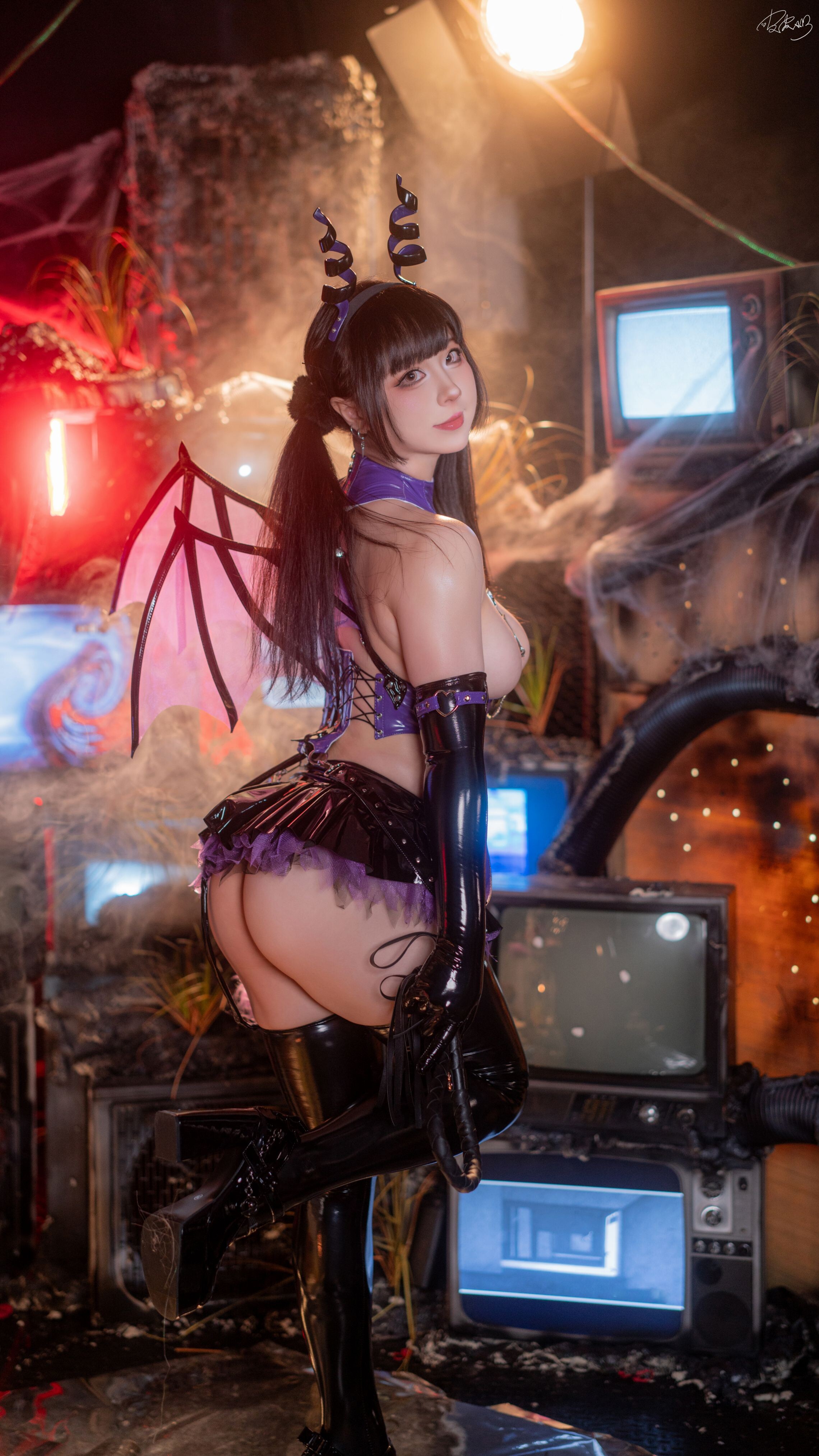 Đọc truyện hentai Tuyển tập Albums siêu phẩm Cosplay - Chap 1039 - Pipi Nai - Cyber ​​Succubus