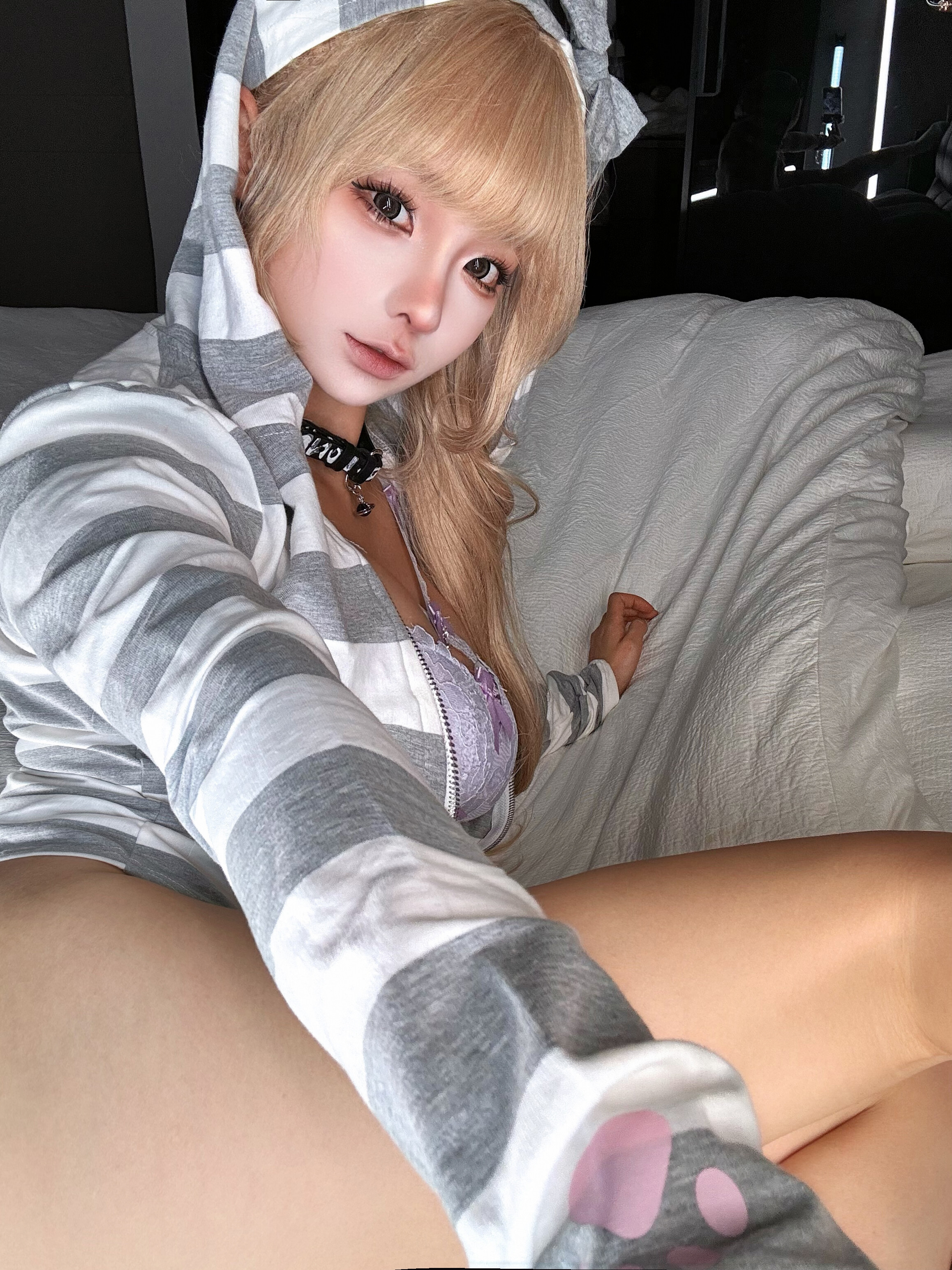 Đọc truyện hentai Tuyển tập Albums siêu phẩm Cosplay - Chap 1268 - Stupid Momo - Selfies in April