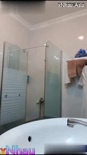 (Camera Giấu Kính) Quay Lén Gái Xinh Đi Tắm Phần 3 ((Camera Giấu Kính) Quay Lén Gái Xinh Đi Tắm Phần 3) []
