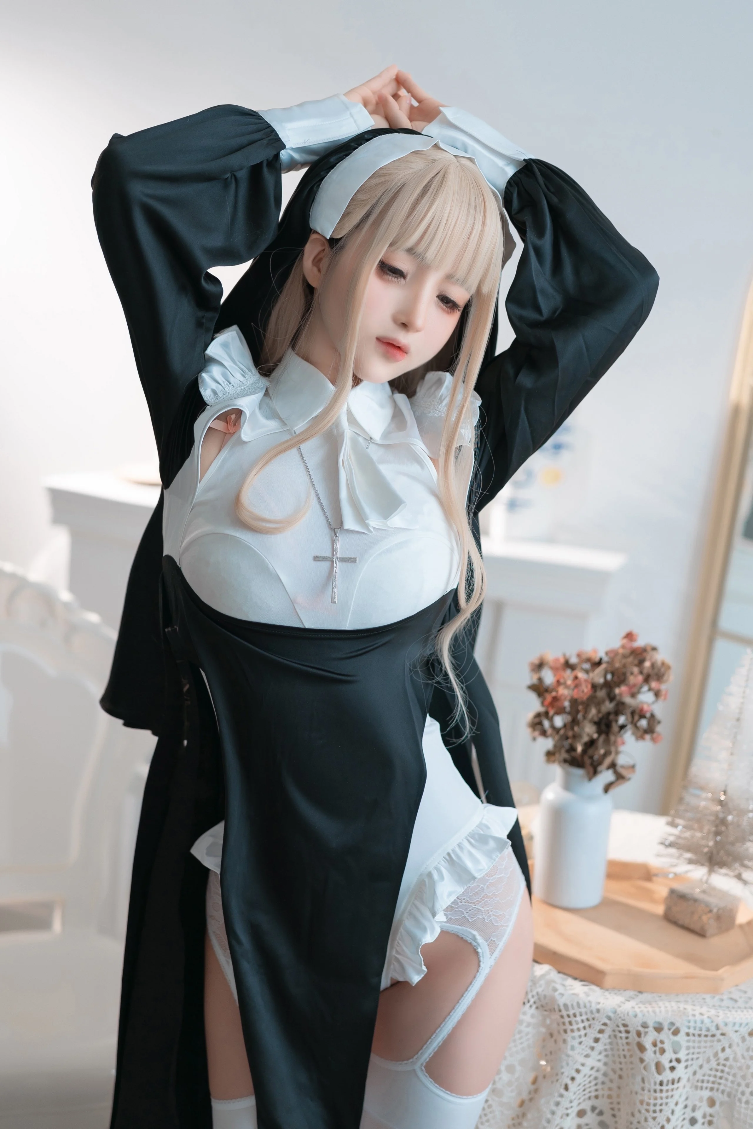 Đọc truyện hentai Tuyển tập Albums siêu phẩm Cosplay - Chap 771 - Sakurai Nene - Nun