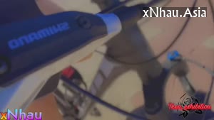 Khoe lồn khi lái xe đạp ngoài đường (Khoe lồn khi lái xe đạp ngoài đường) [26]
