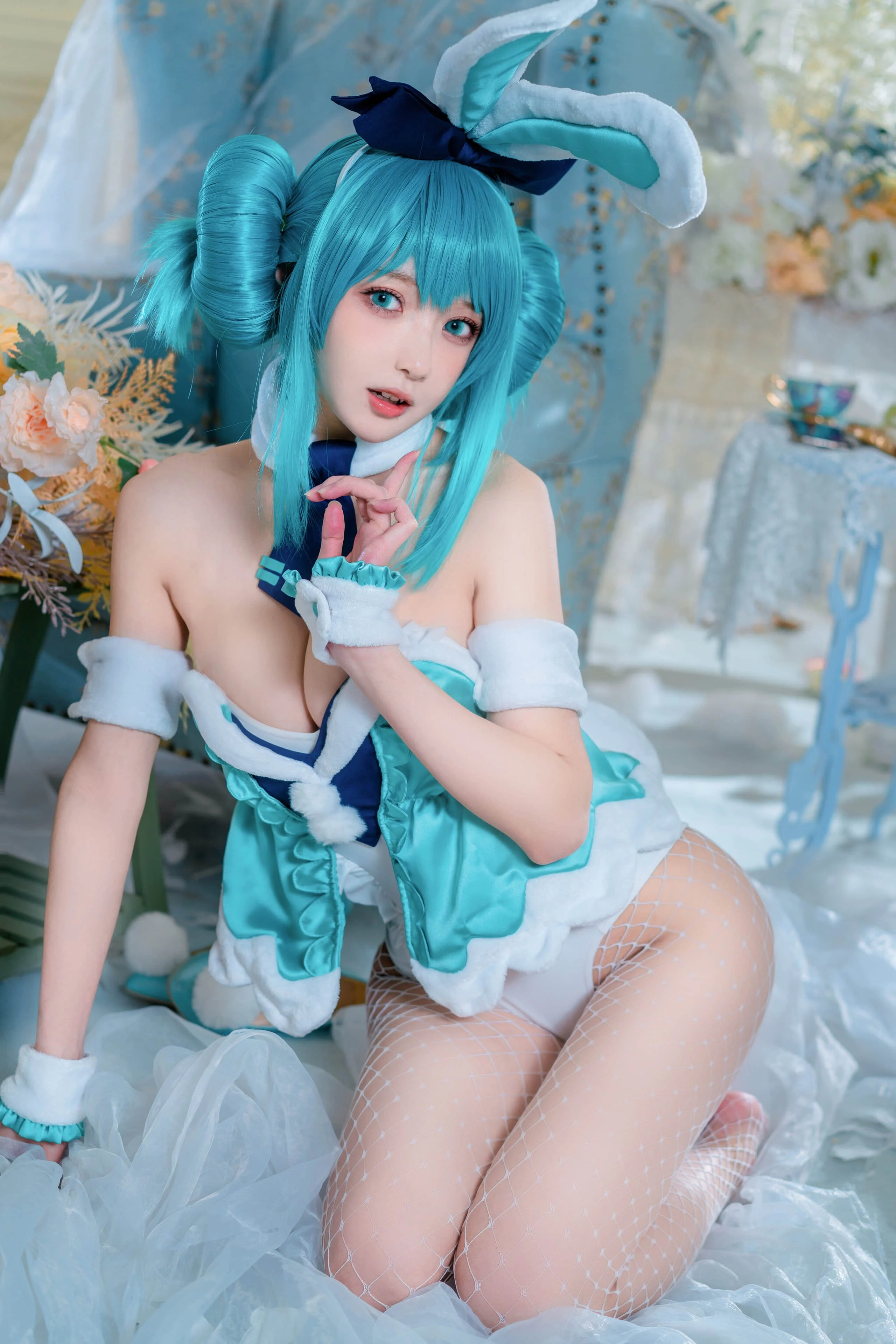 Đọc truyện hentai Tuyển tập Albums siêu phẩm Cosplay - Chap 842 - A Bao is also a bunny girl - NO.30 White Rabbit Miku