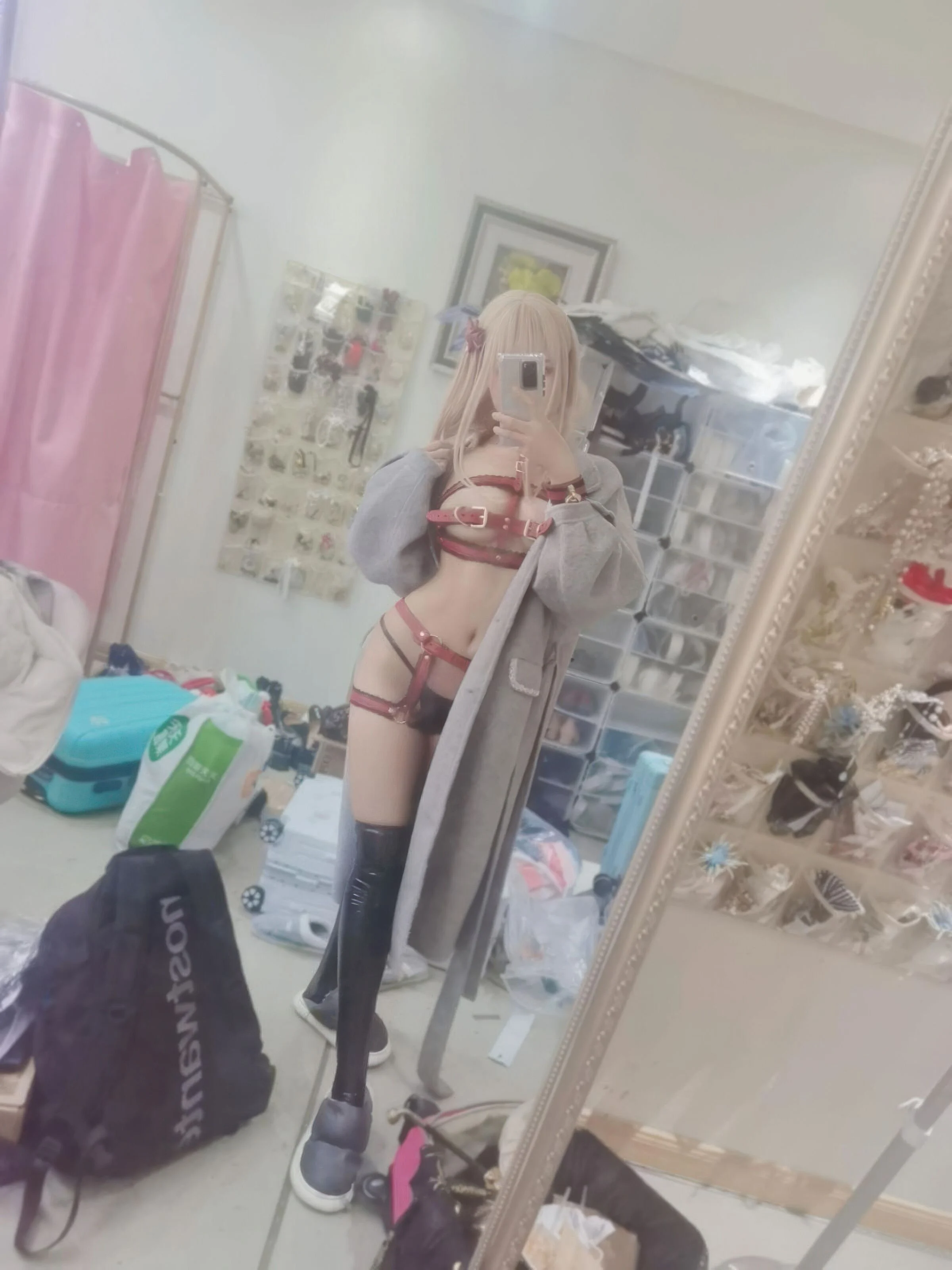 Đọc truyện hentai Tuyển tập Albums siêu phẩm Cosplay - Chap 1324 - 3 Degrees_69 - 100: Little Red Riding Hood