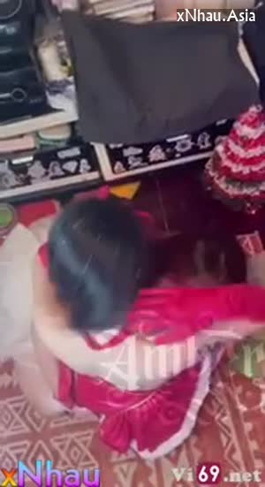 Em ny dâm đãng dẫn bạn thân mê địt về some cùng anh ny may mắn p1 (Em ny dâm đãng dẫn bạn thân mê địt về some cùng anh ny may mắn p1) [26]