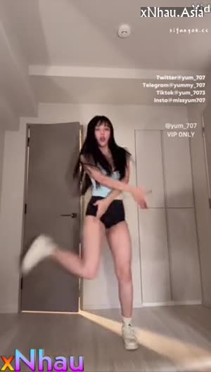 Công nhận em này đã xinh lại còn nhảy hay đẹp hơn các idol tiktok p2 (Công nhận em này đã xinh lại còn nhảy hay đẹp hơn các idol tiktok p2) [26]