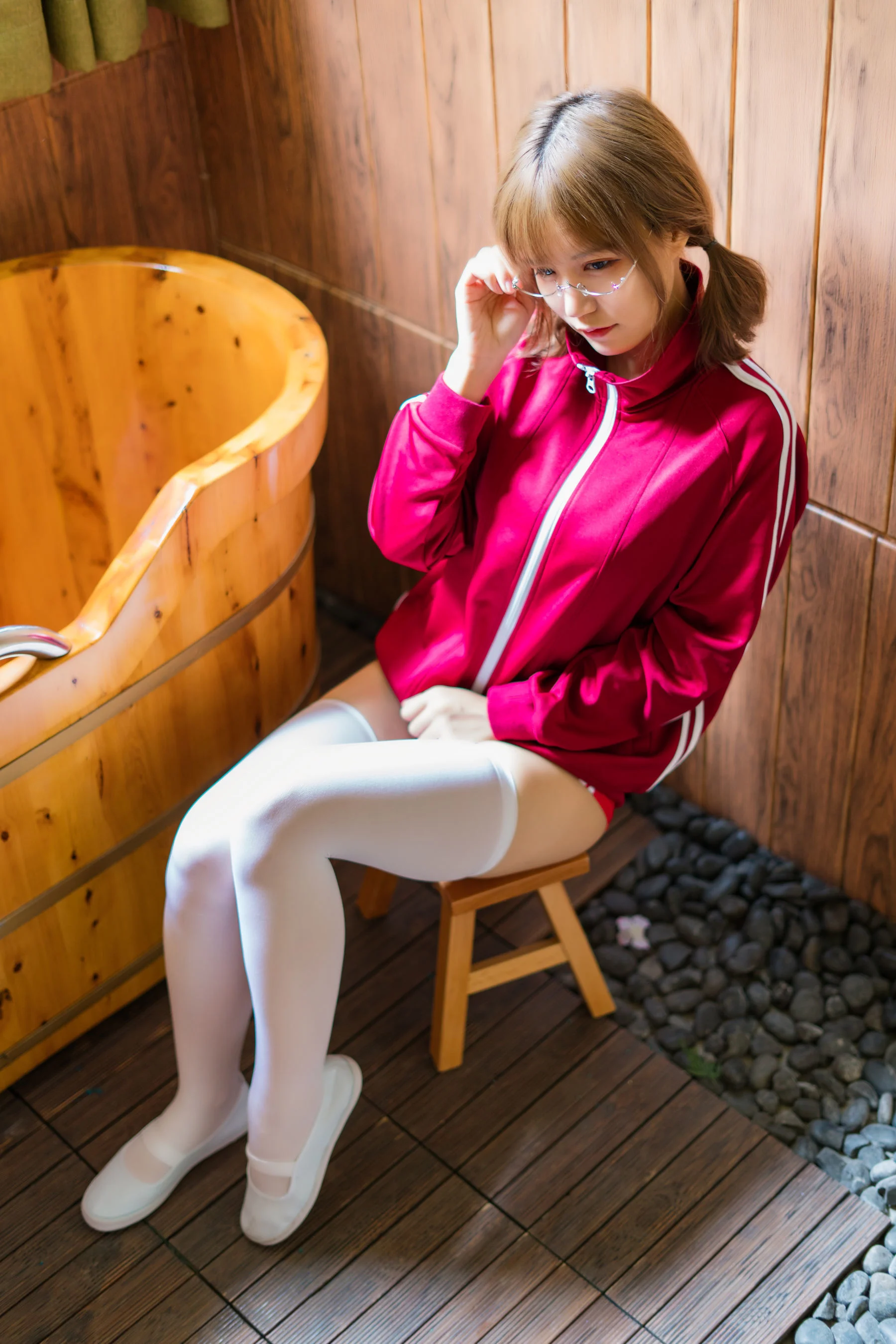 Đọc truyện hentai Tuyển tập Albums siêu phẩm Cosplay - Chap 734 - [Chiyoko Ogura] Red gymnastics suit
