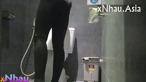 (Quay Lén) Clip Quay Lén Gái Đi Đái Trong Nhà Vệ Sinh Phần 5 ((Quay Lén) Clip Quay Lén Gái Đi Đái Trong Nhà Vệ Sinh Phần 5) []