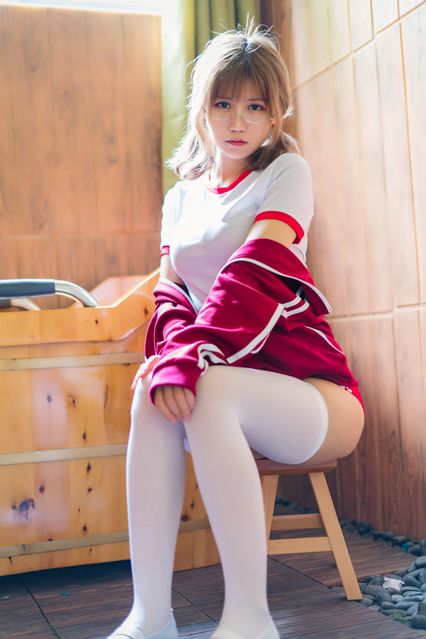 Đọc truyện hentai Tuyển tập Albums siêu phẩm Cosplay - Chap 734 - [Chiyoko Ogura] Red gymnastics suit