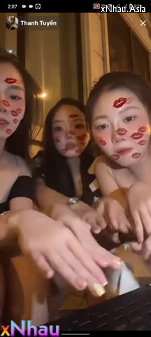 3 Nữ Sinh Trong Clip Some Cùng Bạn Thân - HỘI BẠN THÂN 1 NAM SOME 3 NỮ (3 Nữ Sinh Trong Clip Some Cùng Bạn Thân - HỘI BẠN THÂN 1 NAM SOME 3 NỮ) [26]
