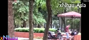 Bảo em ra công viên cho người lạ đụ rồi quay lén lại hả (Bảo em ra công viên cho người lạ đụ rồi quay lén lại hả) [26]