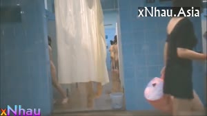 em gái quay lén nhà tắm nữ công cộng 2 (em gái quay lén nhà tắm nữ công cộng 2) [26]