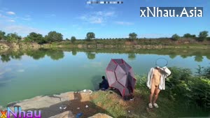 Vợ phô dâm sau lưng anh câu cá (Vợ phô dâm sau lưng anh câu cá) [26]