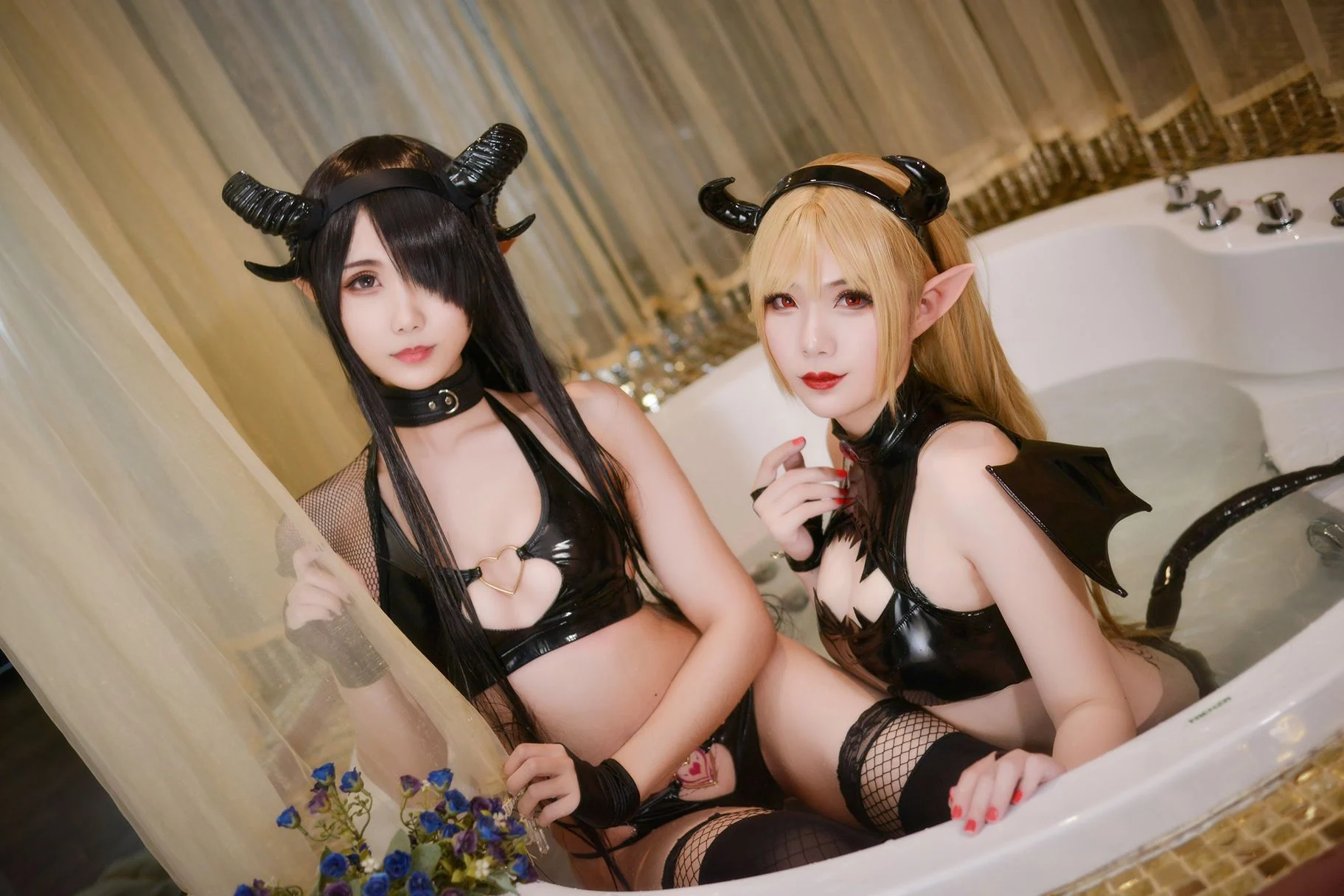 Đọc truyện hentai Tuyển tập Albums siêu phẩm Cosplay - Chap 170 - [Xiao Meiyan (Ba Mama Xiao Moyan)] Bộ sưu tập đôi Succubus số 007