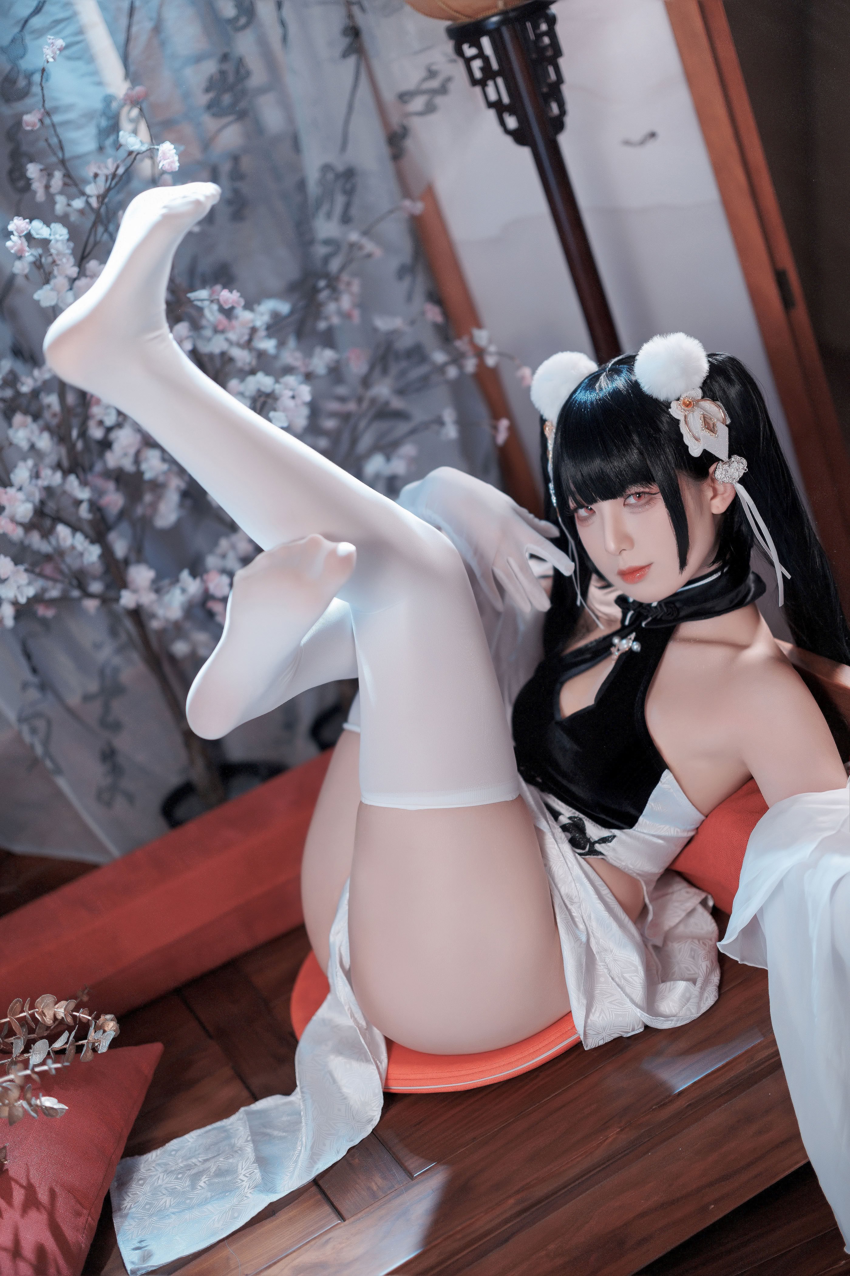 Đọc truyện hentai Tuyển tập Albums siêu phẩm Cosplay - Chap 1170 - The Frontier V - Azur Lane Peter Strasser Erotic Books and Jade