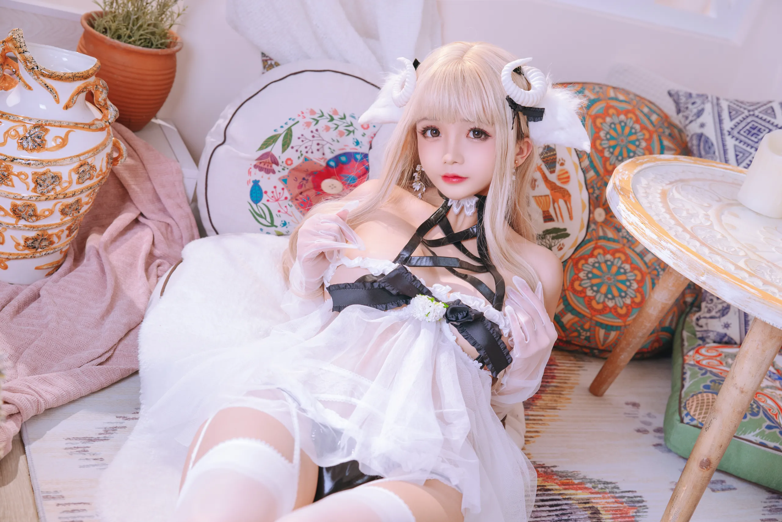 Đọc truyện hentai Tuyển tập Albums siêu phẩm Cosplay - Chap 1011 - Rina Jiao - White Lamb