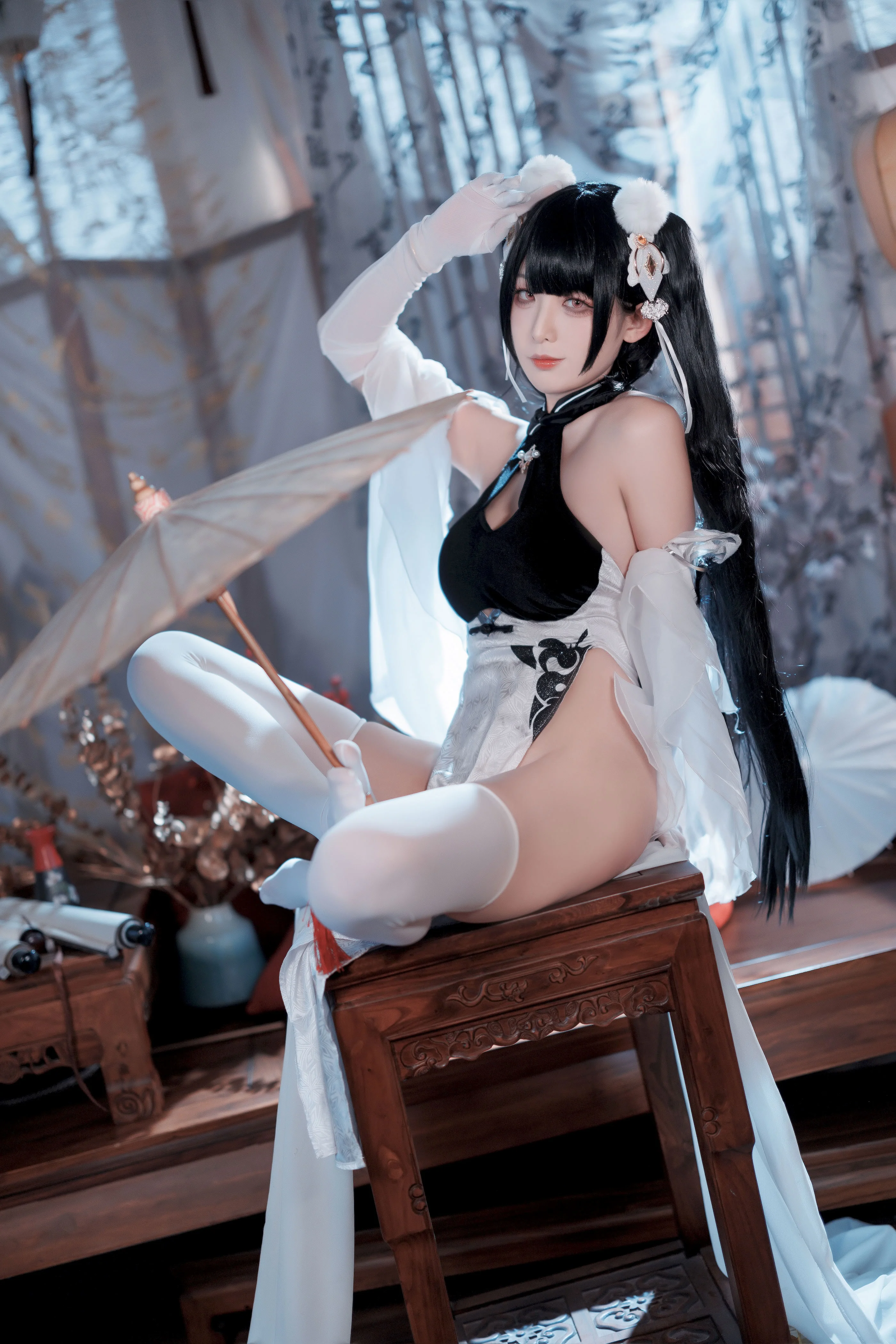 Đọc truyện hentai Tuyển tập Albums siêu phẩm Cosplay - Chap 1170 - The Frontier V - Azur Lane Peter Strasser Erotic Books and Jade