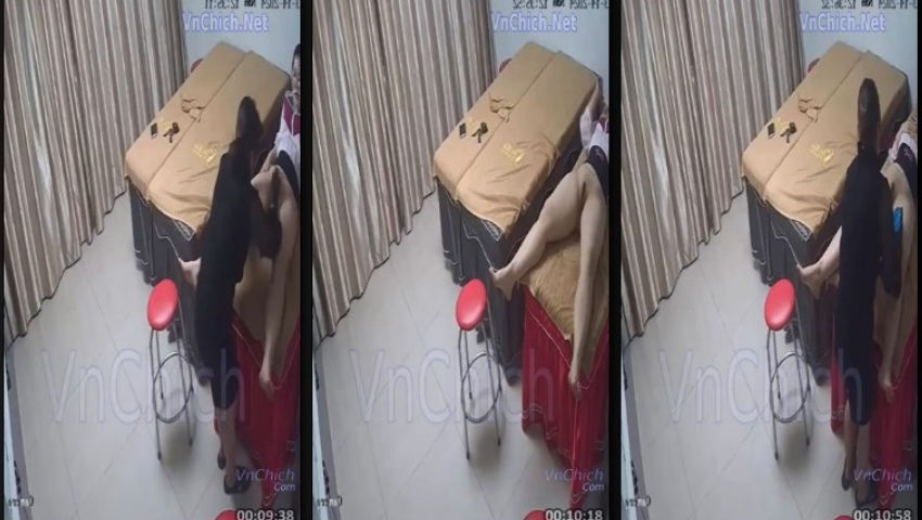 Clip Nóng 18+ Hack Camera Tiệm Spa nhân viên cạo lông lồn cho khách cực ngon