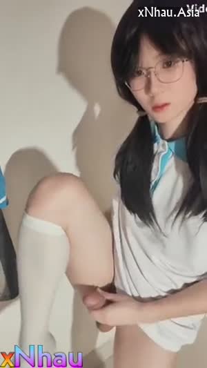 Em ladyboy mắt kính cute cu to (Em ladyboy mắt kính cute cu to) [26]