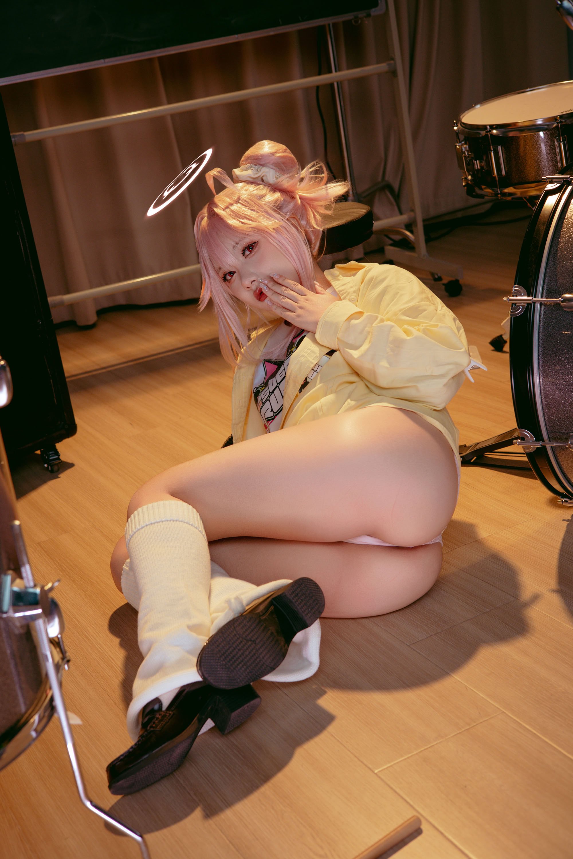 Đọc truyện hentai Tuyển tập Albums siêu phẩm Cosplay - Chap 1240 - Bite of the Bunny Girl ovo - Yutori Natsu (Blue Archive)