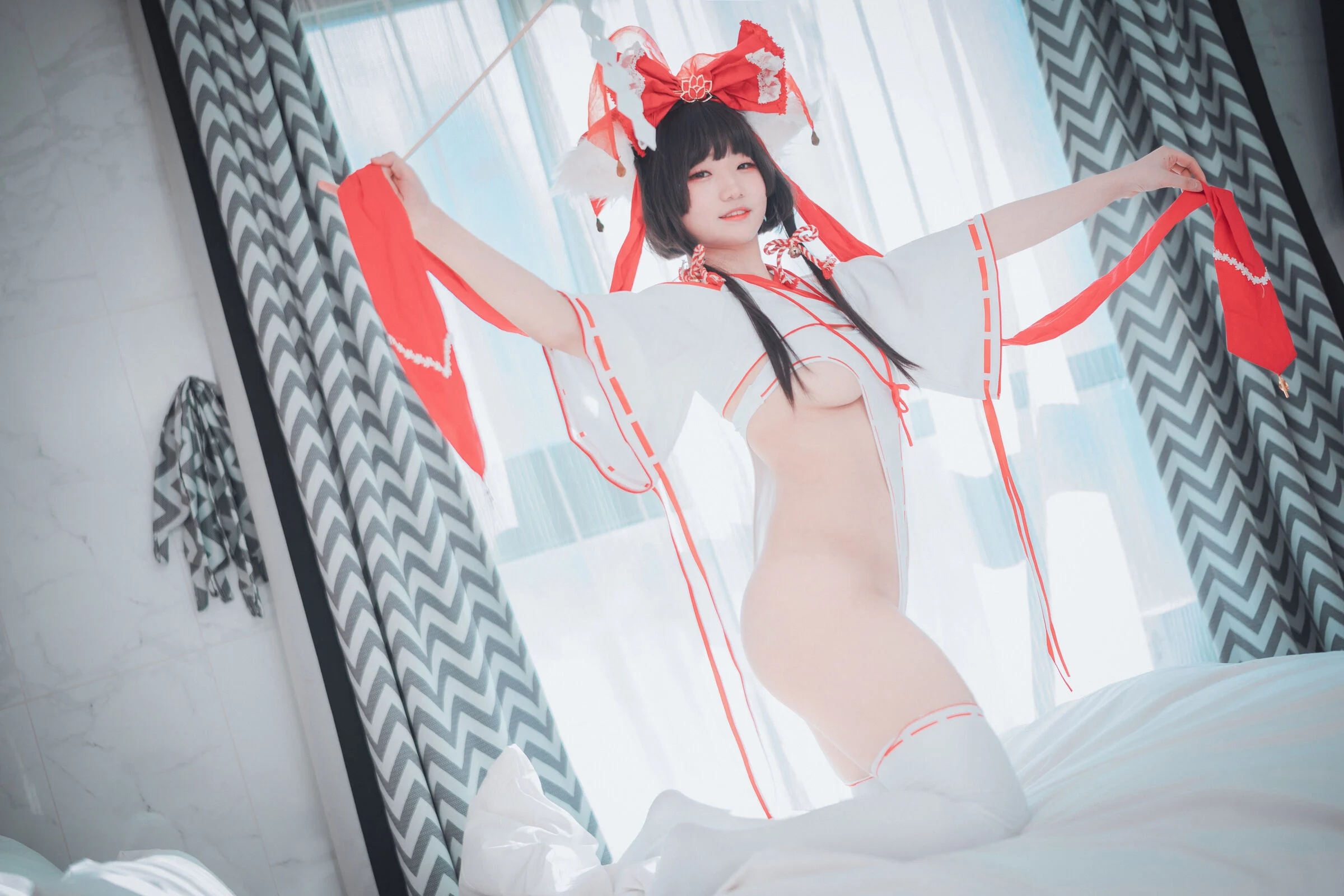 Đọc truyện hentai Tuyển tập Albums siêu phẩm Cosplay - Chap 612 - Mimmi - Reimu Hakurei