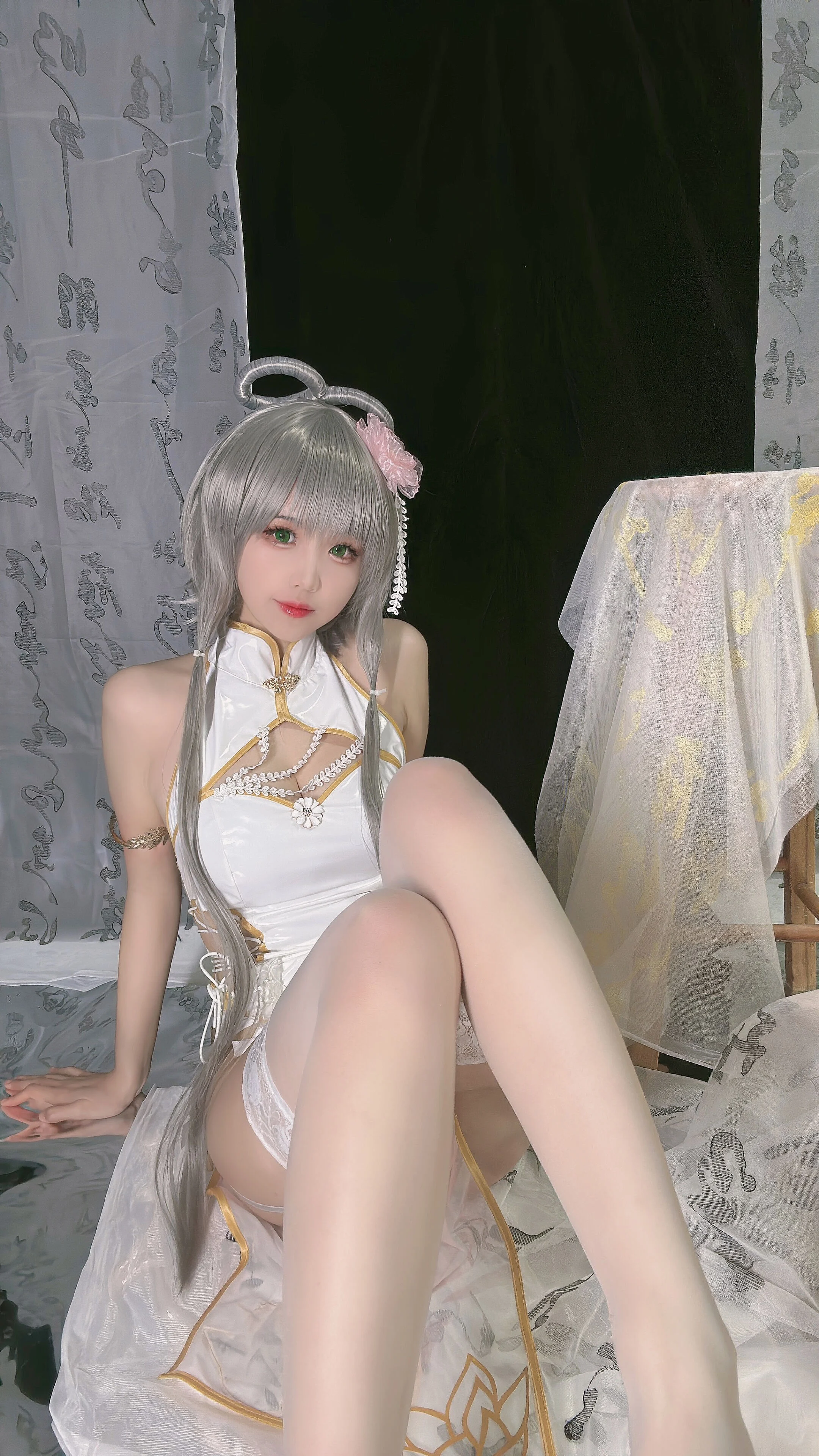 Đọc truyện hentai Tuyển tập Albums siêu phẩm Cosplay - Chap 366 - miko sauce ww - Luo Tianyi cheongsam