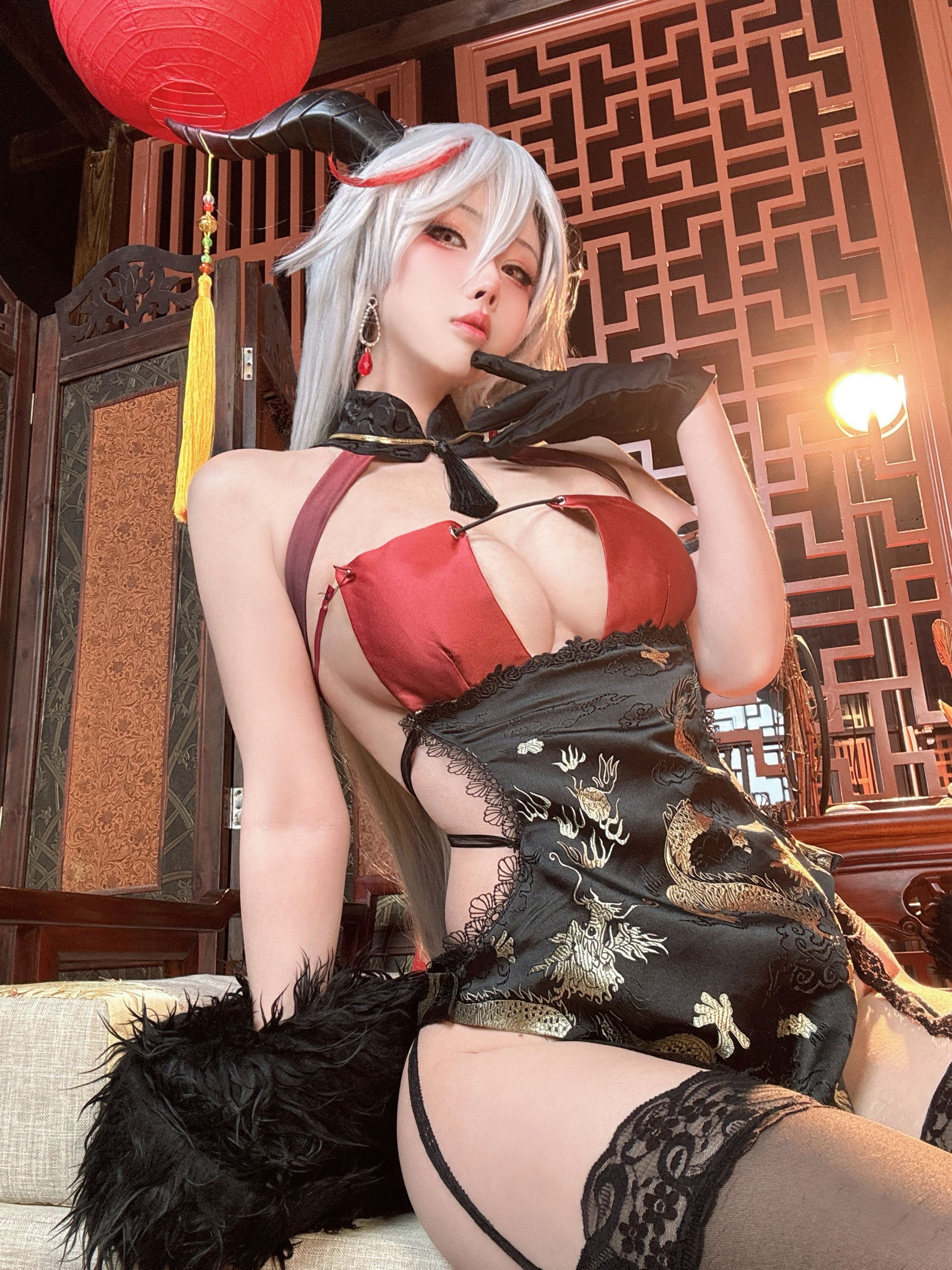 Đọc truyện hentai Tuyển tập Albums siêu phẩm Cosplay - Chap 53 - Liang Liangzi Năm con Rồng