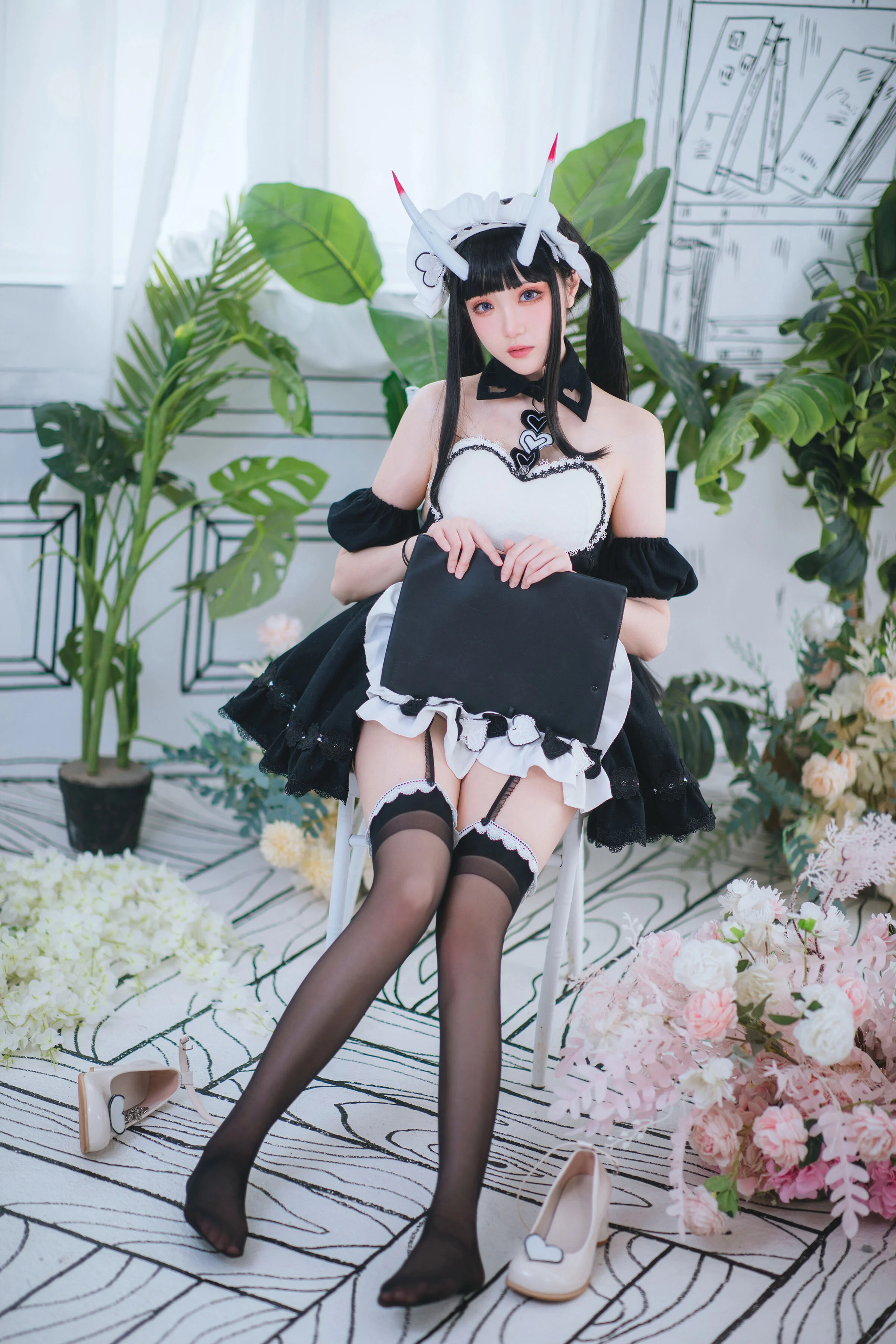 Đọc truyện hentai Tuyển tập Albums siêu phẩm Cosplay - Chap 591 - Guashi-chan Noshiro Maid