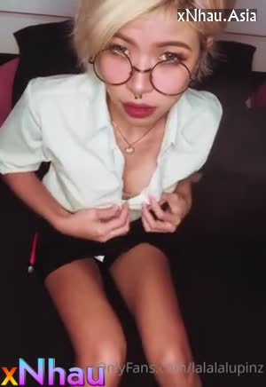 Dùng đồ chơi sướng lồn cho em ny phê (Dùng đồ chơi sướng lồn cho em ny phê) [26]