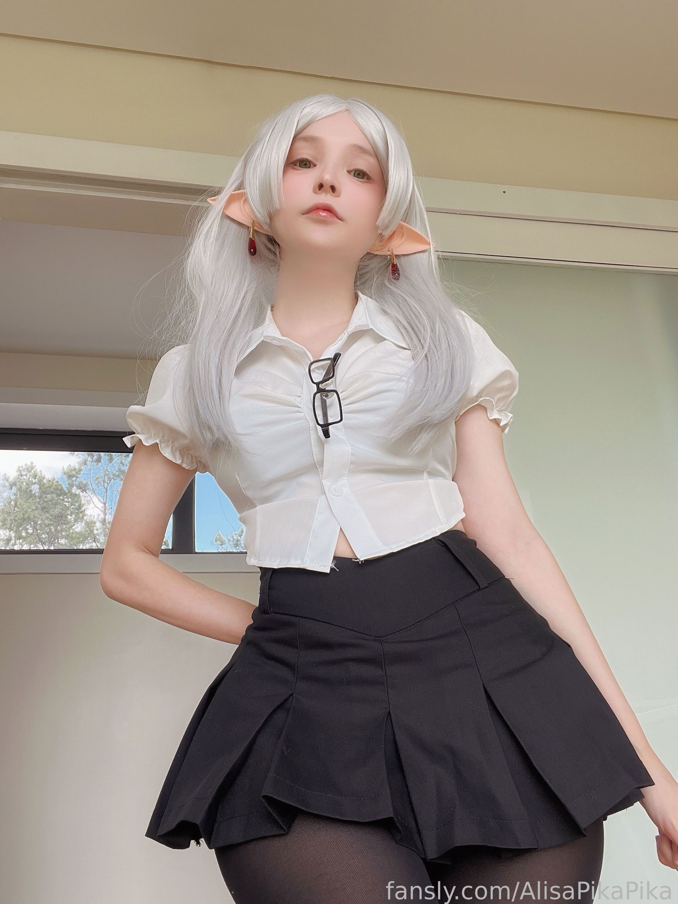 Đọc truyện hentai Tuyển tập Albums siêu phẩm Cosplay - Chap 1275 - Rocksy Light - OL Frieren