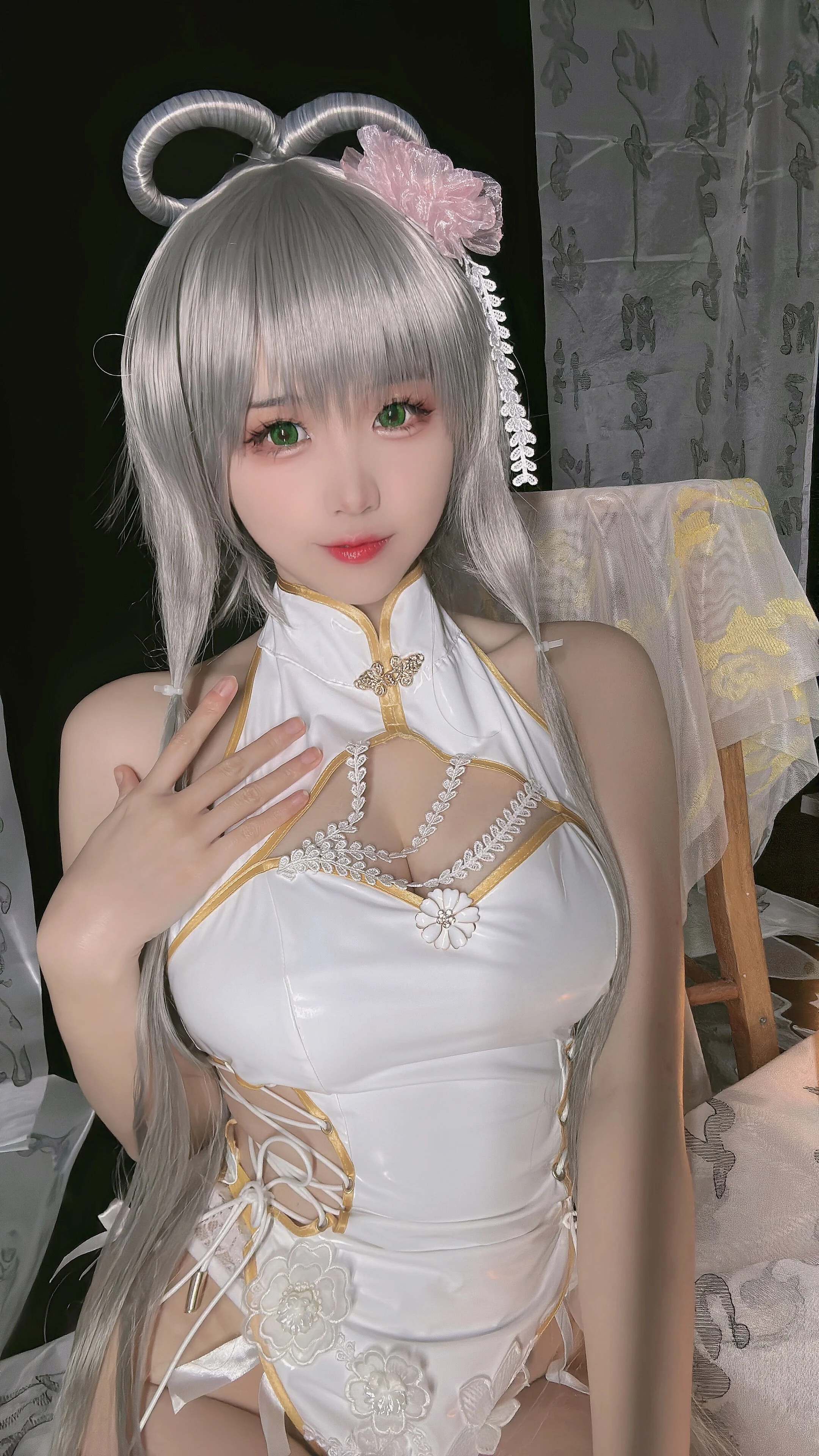 Đọc truyện hentai Tuyển tập Albums siêu phẩm Cosplay - Chap 366 - miko sauce ww - Luo Tianyi cheongsam