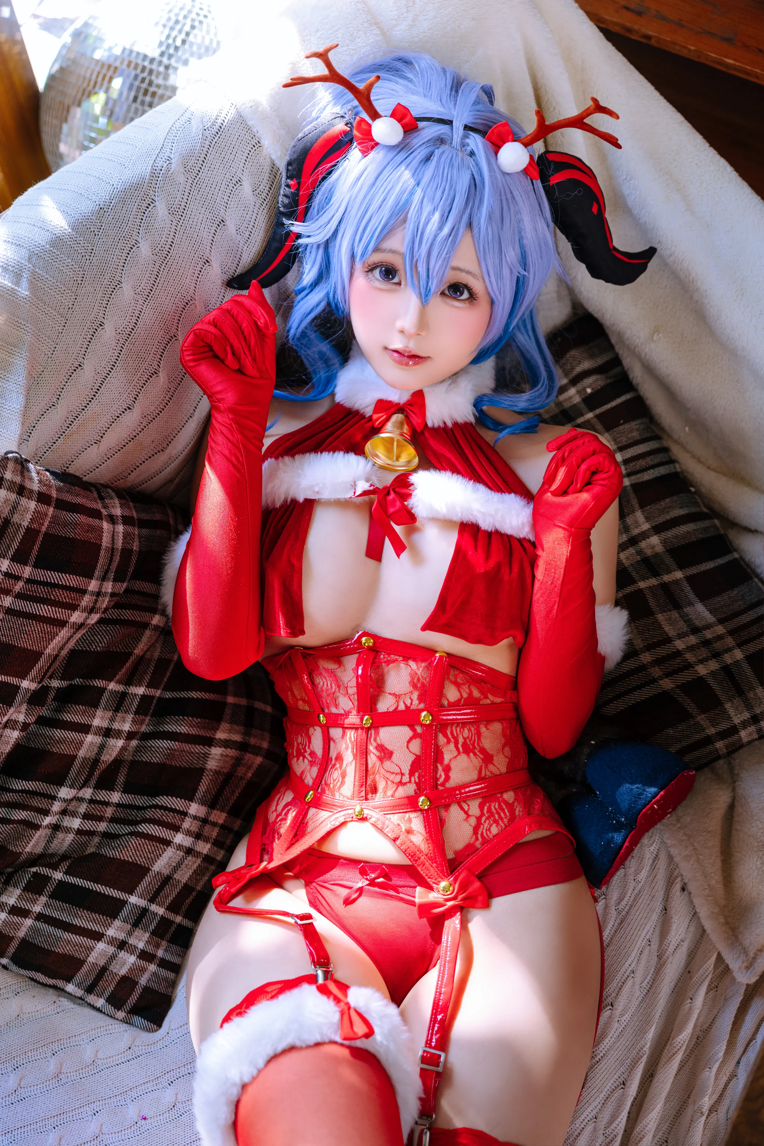 Đọc truyện hentai Tuyển tập Albums siêu phẩm Cosplay - Chap 960 - Rina Jiao - Ganyu Christmas