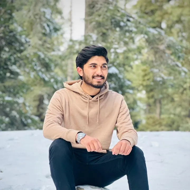 huzaifa._.tanoli