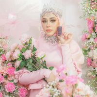 Punya gigi taring tidak ?