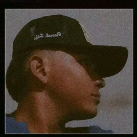 ariel_flores_15