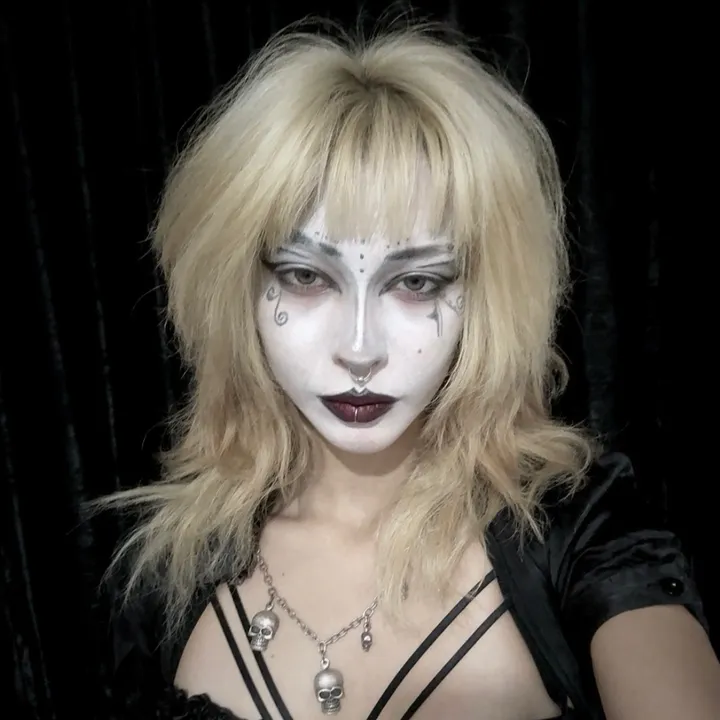 justa.goth.chick