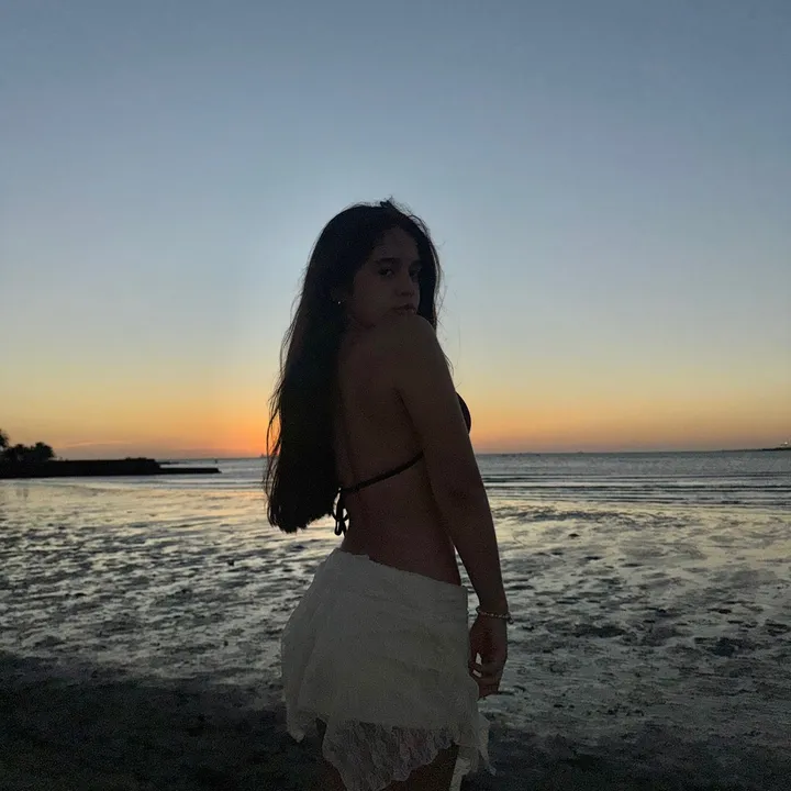 vickyromyna