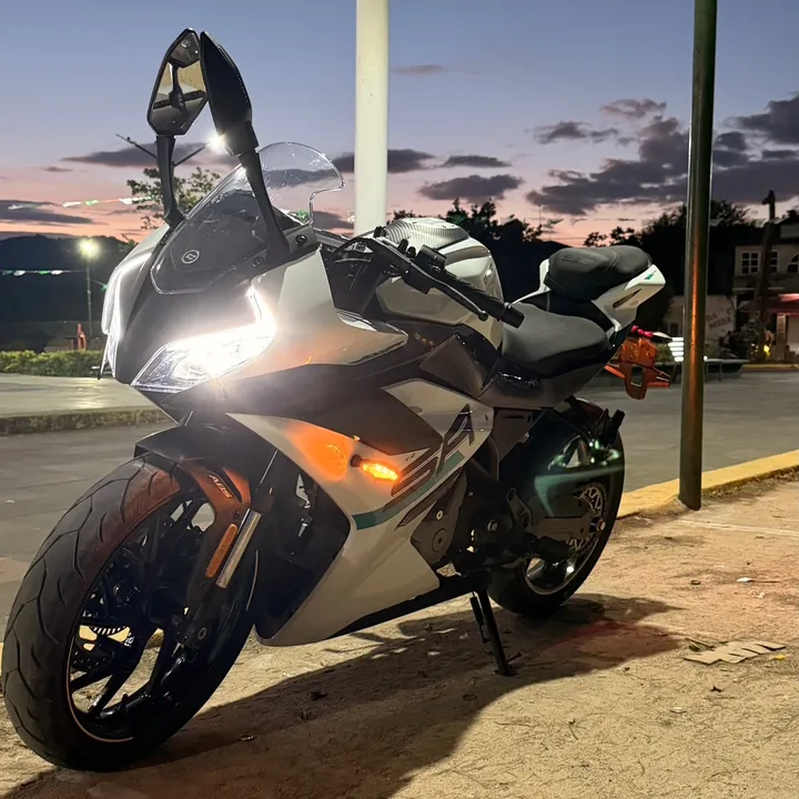 cf_moto300sr