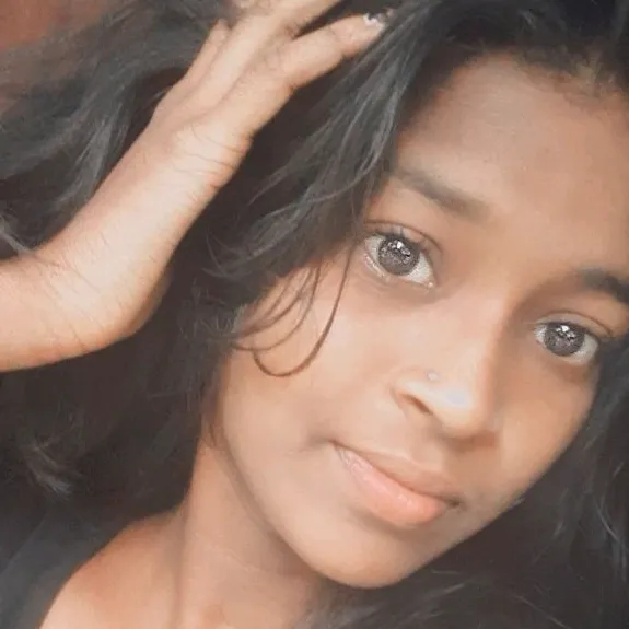 akshaya_kaadhu