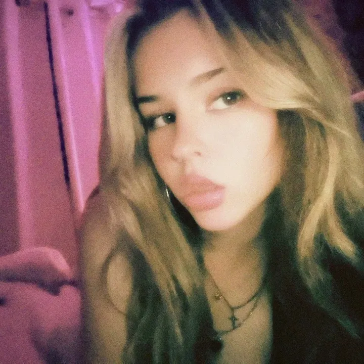 violet_thompson