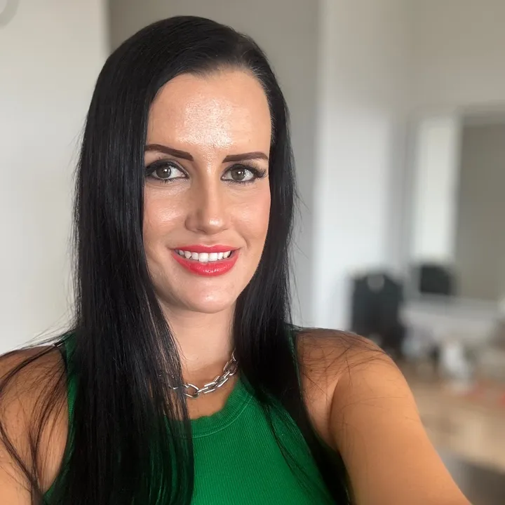 charlize_scholtz