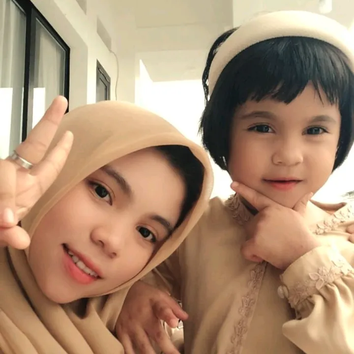 amiraamira8259