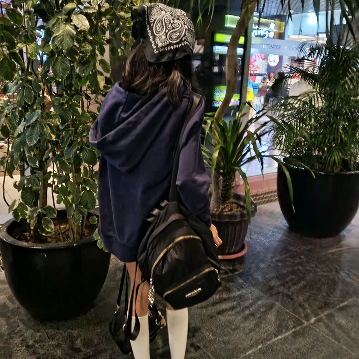 not_me_randomgirl