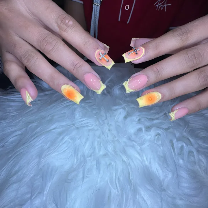 isaacs.nails