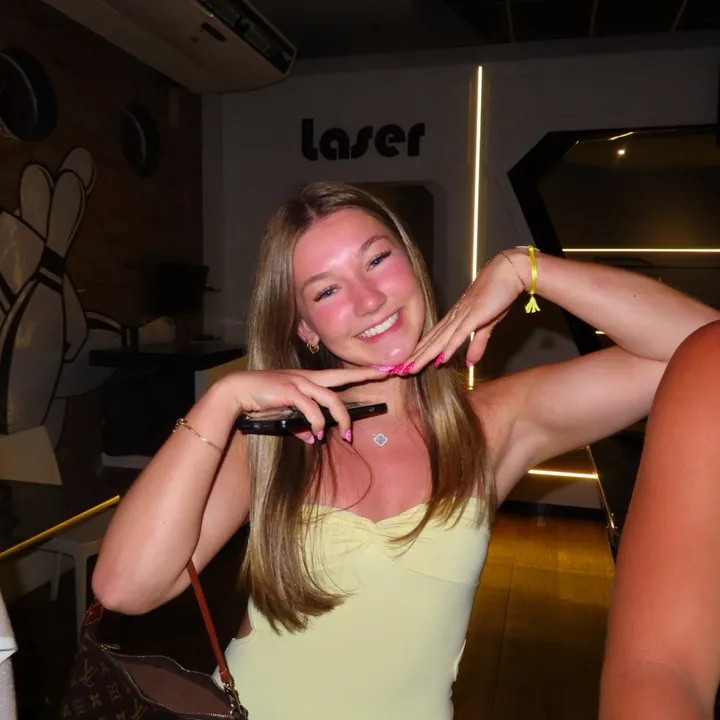 larabarrrr0